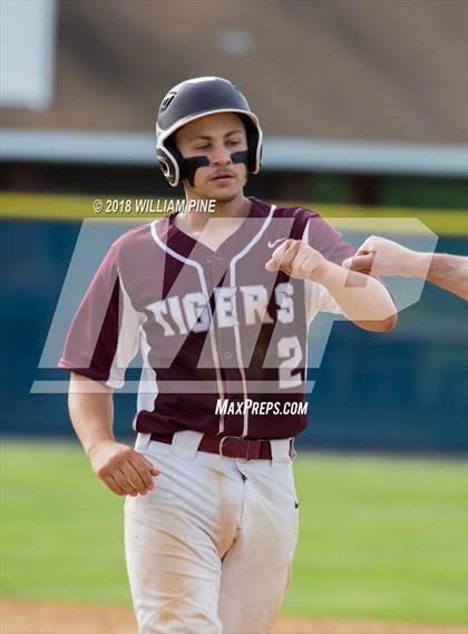 Thumbnail 2 in Warwick vs Kingston (Section 9 Class AA Final) photogallery.