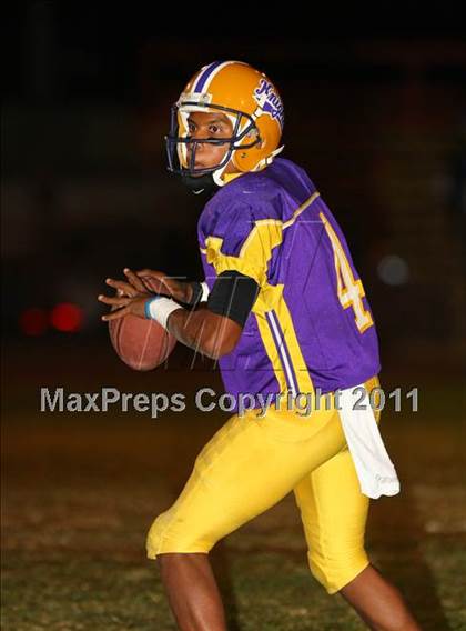 Thumbnail 2 in Lynwood vs. Palisades photogallery.