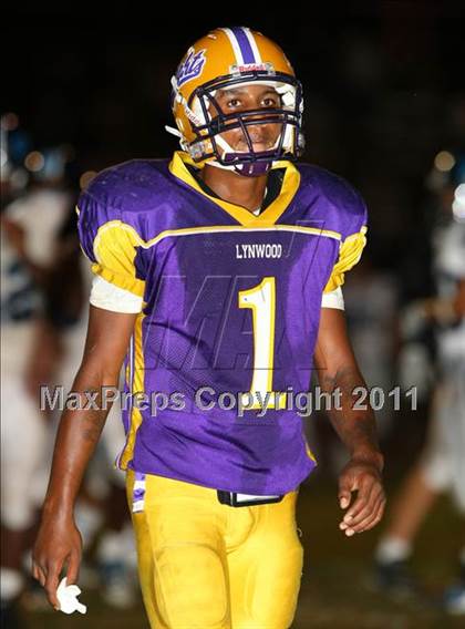 Thumbnail 3 in Lynwood vs. Palisades photogallery.
