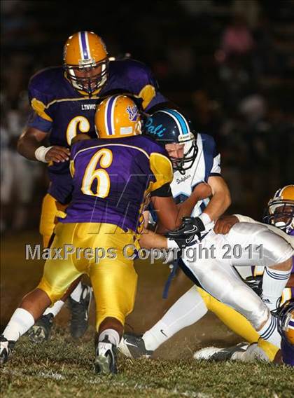 Thumbnail 2 in Lynwood vs. Palisades photogallery.