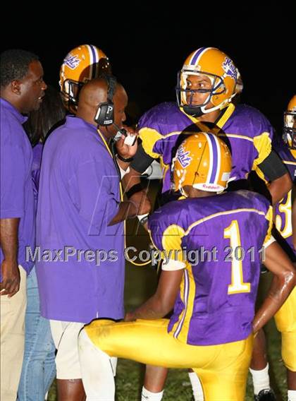 Thumbnail 2 in Lynwood vs. Palisades photogallery.