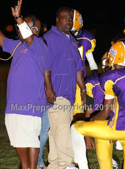 Thumbnail 3 in Lynwood vs. Palisades photogallery.