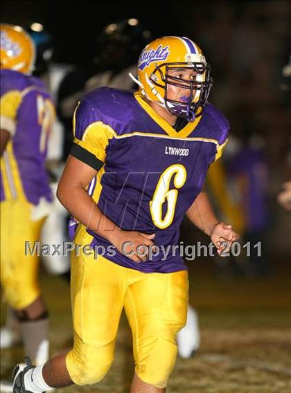 Thumbnail 1 in Lynwood vs. Palisades photogallery.