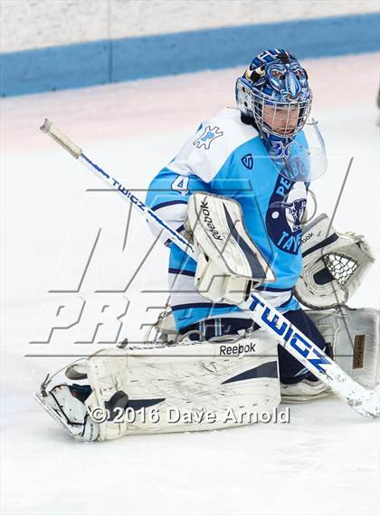 Thumbnail 3 in Peabody Veterans Memorial vs Masconomet Regional (MIAA D2 North 1st Round) photogallery.