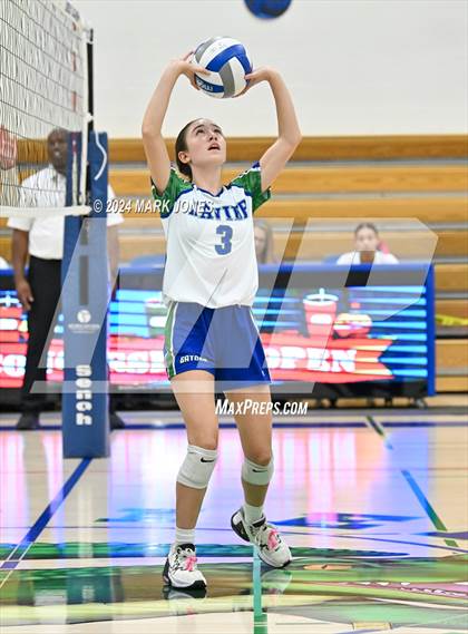 Thumbnail 3 in Xavier College Prep vs. Corona del Sol photogallery.