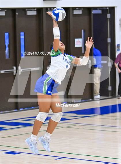 Thumbnail 2 in Xavier College Prep vs. Corona del Sol photogallery.