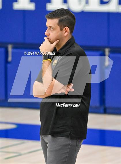 Thumbnail 2 in Xavier College Prep vs. Corona del Sol photogallery.