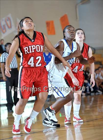 Thumbnail 3 in Sierra vs. Ripon photogallery.