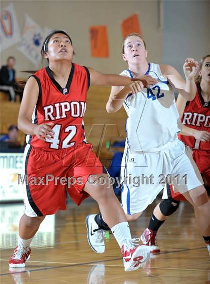 Thumbnail 3 in Sierra vs. Ripon photogallery.