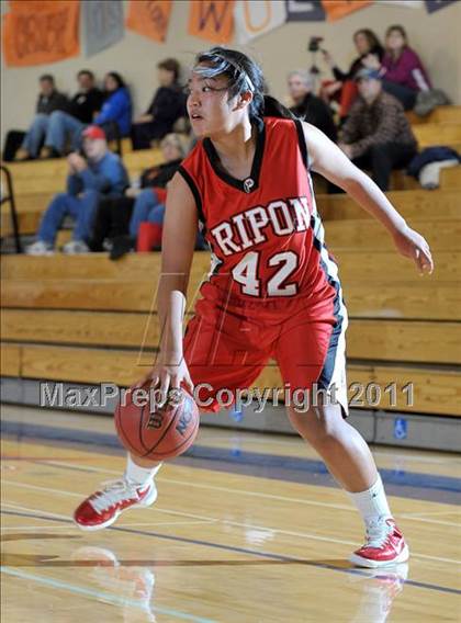 Thumbnail 2 in Sierra vs. Ripon photogallery.