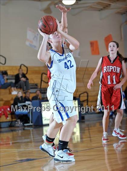 Thumbnail 1 in Sierra vs. Ripon photogallery.