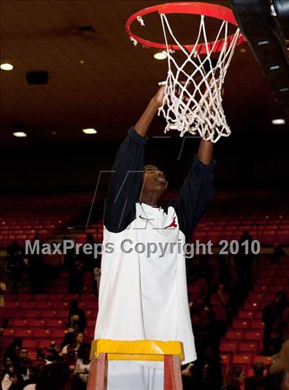 Thumbnail 3 in MacArthur vs. Cedar Hill (Texas 5A Region I Final) photogallery.