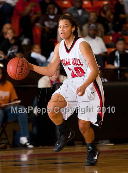 Thumbnail 3 in MacArthur vs. Cedar Hill (Texas 5A Region I Final) photogallery.