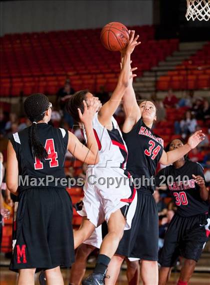 Thumbnail 3 in MacArthur vs. Cedar Hill (Texas 5A Region I Final) photogallery.