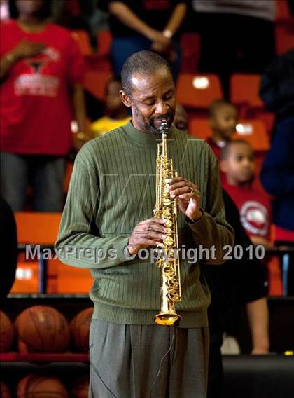 Thumbnail 1 in MacArthur vs. Cedar Hill (Texas 5A Region I Final) photogallery.