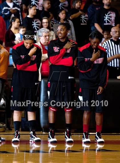 Thumbnail 2 in MacArthur vs. Cedar Hill (Texas 5A Region I Final) photogallery.