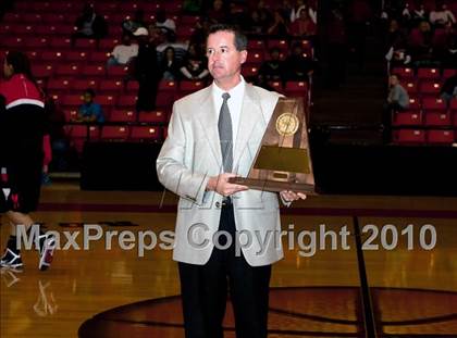 Thumbnail 2 in MacArthur vs. Cedar Hill (Texas 5A Region I Final) photogallery.