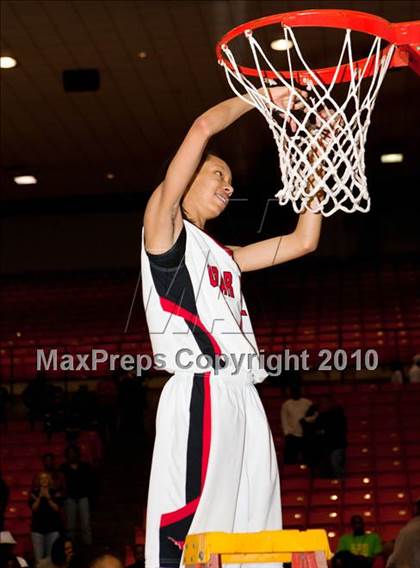 Thumbnail 3 in MacArthur vs. Cedar Hill (Texas 5A Region I Final) photogallery.