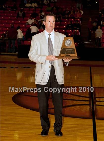 Thumbnail 2 in MacArthur vs. Cedar Hill (Texas 5A Region I Final) photogallery.