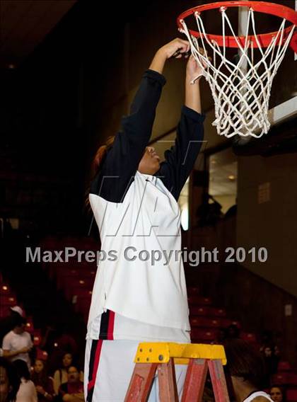 Thumbnail 1 in MacArthur vs. Cedar Hill (Texas 5A Region I Final) photogallery.