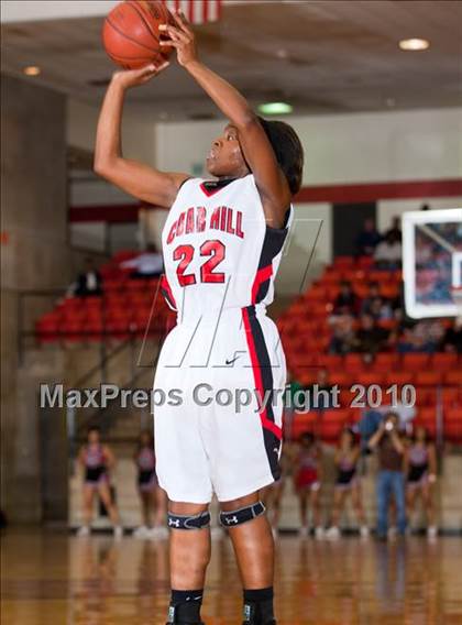 Thumbnail 2 in MacArthur vs. Cedar Hill (Texas 5A Region I Final) photogallery.