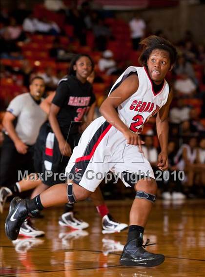 Thumbnail 2 in MacArthur vs. Cedar Hill (Texas 5A Region I Final) photogallery.