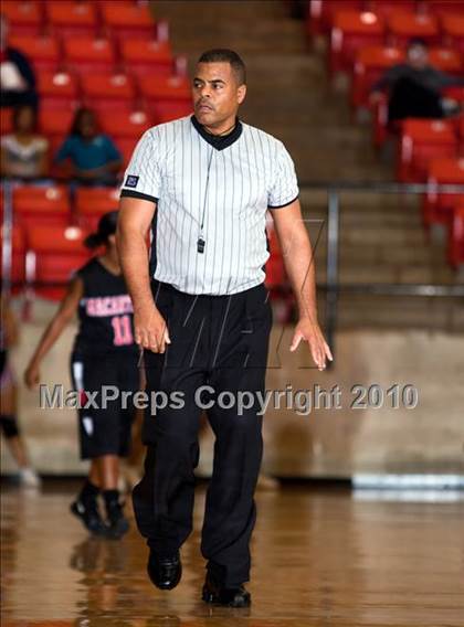 Thumbnail 3 in MacArthur vs. Cedar Hill (Texas 5A Region I Final) photogallery.
