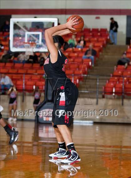 Thumbnail 2 in MacArthur vs. Cedar Hill (Texas 5A Region I Final) photogallery.