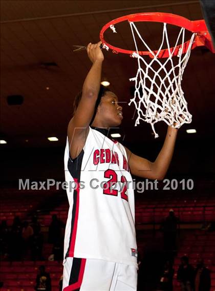 Thumbnail 3 in MacArthur vs. Cedar Hill (Texas 5A Region I Final) photogallery.