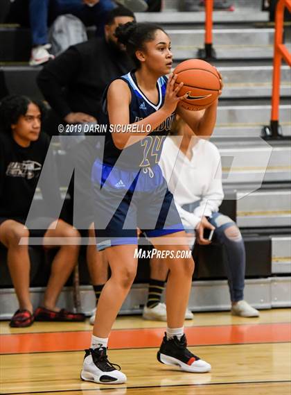 Thumbnail 1 in Salesian College Preparatory vs. Shadow Mountain (NIKE Tournament of Champions) photogallery.