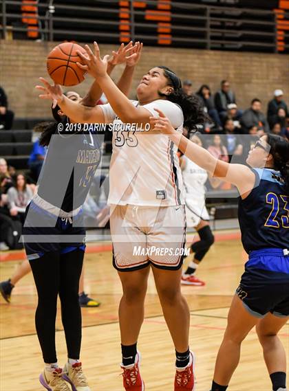 Thumbnail 2 in Salesian College Preparatory vs. Shadow Mountain (NIKE Tournament of Champions) photogallery.