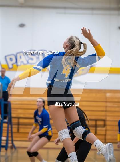 Thumbnail 2 in Fallbrook @ San Pasqual photogallery.