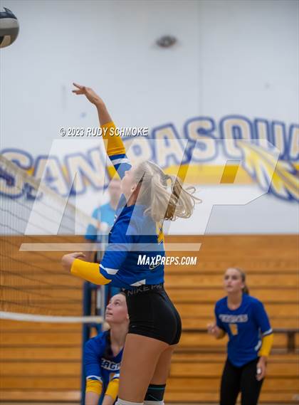 Thumbnail 2 in Fallbrook @ San Pasqual photogallery.