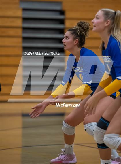 Thumbnail 2 in Fallbrook @ San Pasqual photogallery.
