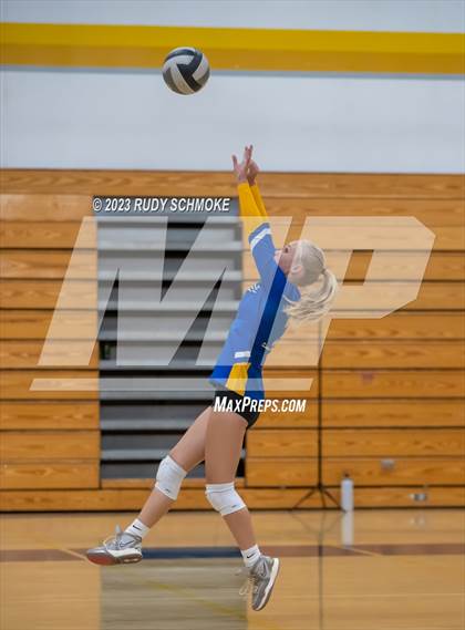 Thumbnail 3 in Fallbrook @ San Pasqual photogallery.