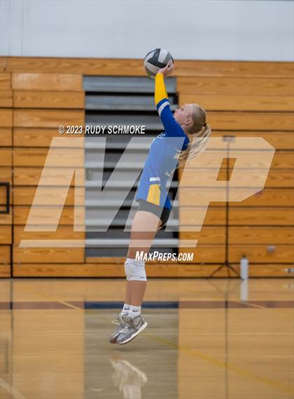 Thumbnail 2 in Fallbrook @ San Pasqual photogallery.