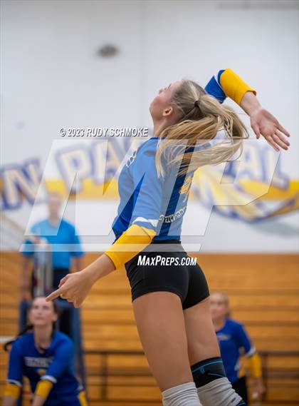 Thumbnail 2 in Fallbrook @ San Pasqual photogallery.