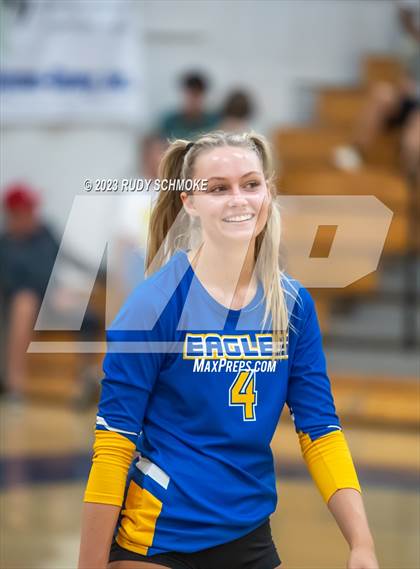 Thumbnail 2 in Fallbrook @ San Pasqual photogallery.