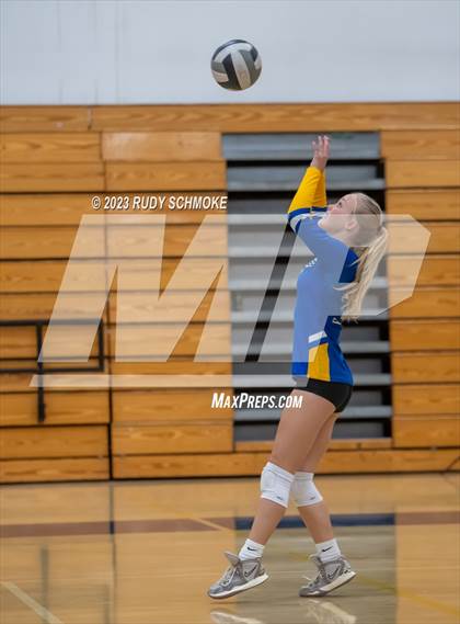 Thumbnail 1 in Fallbrook @ San Pasqual photogallery.