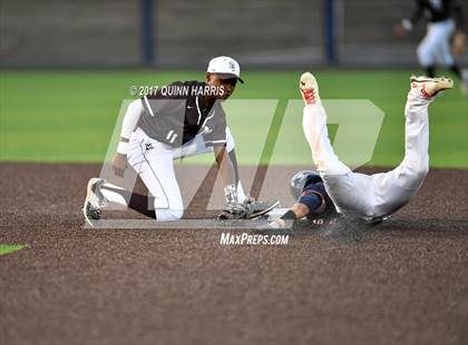 Thumbnail 3 in Chicago Mt. Carmel vs. Oak Park-River Forest photogallery.