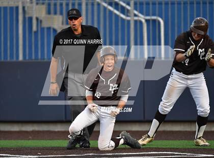 Thumbnail 3 in Chicago Mt. Carmel vs. Oak Park-River Forest photogallery.