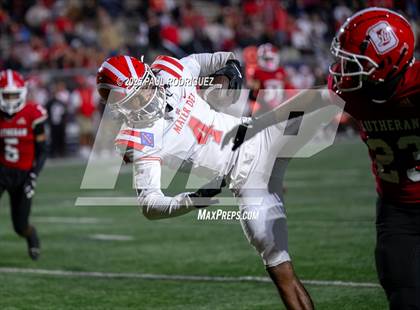 Thumbnail 1 in Mater Dei @ Orange Lutheran photogallery.