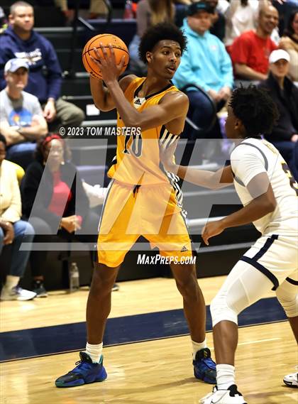 Thumbnail 2 in Shabach Christian Academy @ Varsity Opponent photogallery.