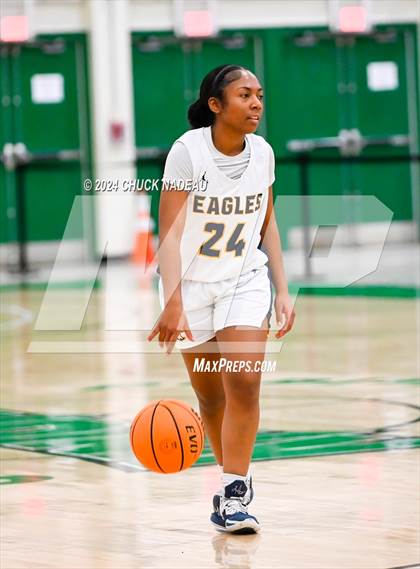 Thumbnail 3 in Barrington vs. Chariho (RIIL Elite 8) photogallery.