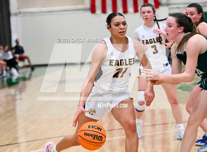 Thumbnail 1 in Barrington vs. Chariho (RIIL Elite 8) photogallery.