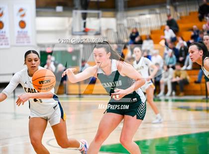 Thumbnail 3 in Barrington vs. Chariho (RIIL Elite 8) photogallery.
