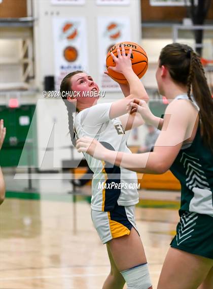 Thumbnail 1 in Barrington vs. Chariho (RIIL Elite 8) photogallery.