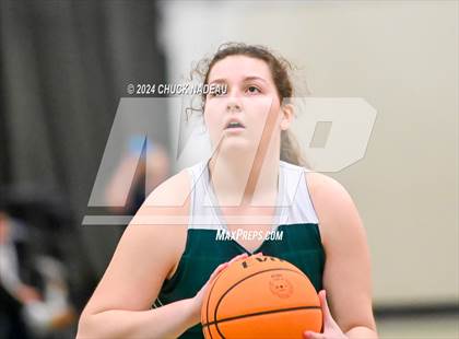 Thumbnail 2 in Barrington vs. Chariho (RIIL Elite 8) photogallery.