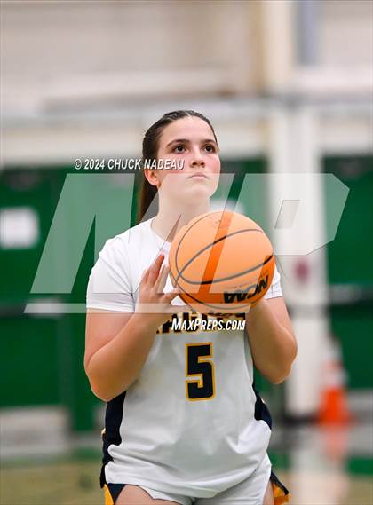 Thumbnail 3 in Barrington vs. Chariho (RIIL Elite 8) photogallery.