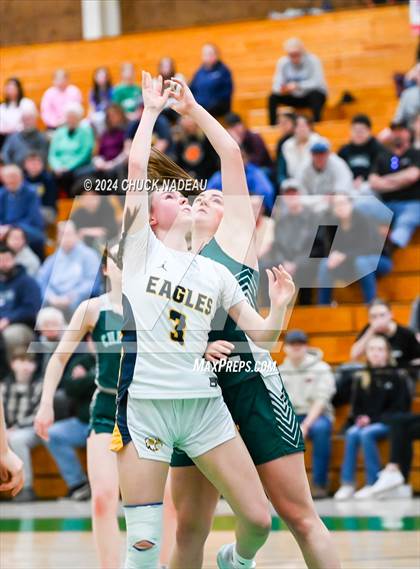 Thumbnail 1 in Barrington vs. Chariho (RIIL Elite 8) photogallery.